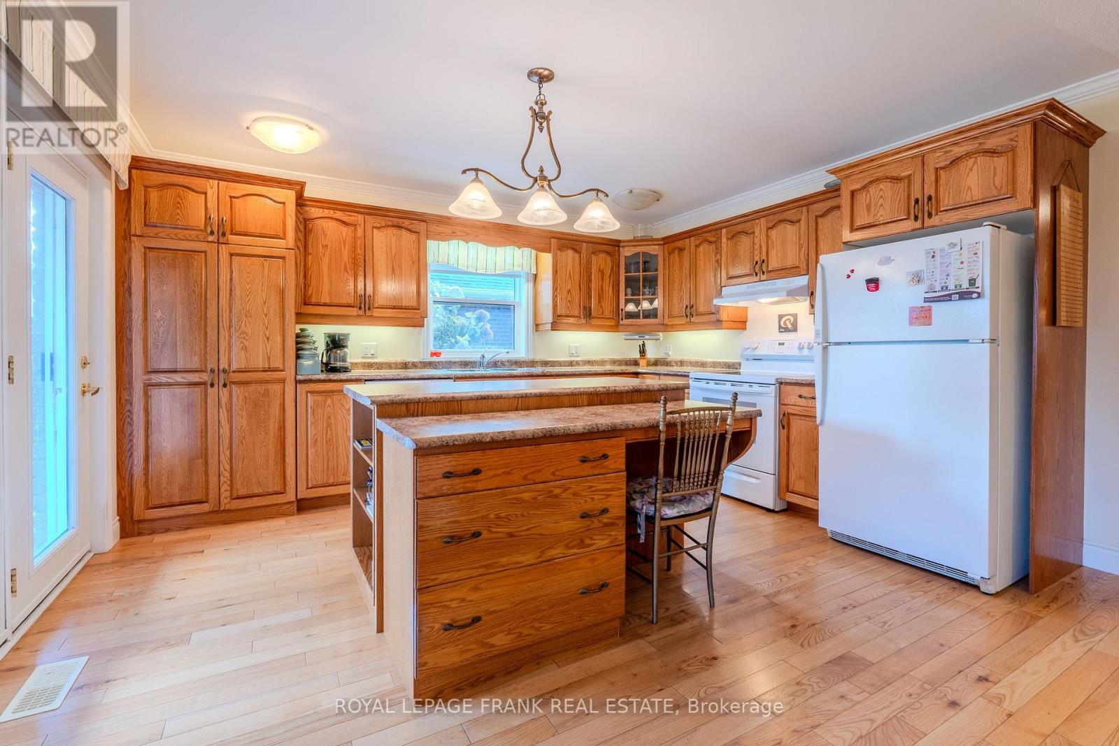 15 Selena Street, Kawartha Lakes (Lindsay), Ontario  K9V 0B5 - Photo 18 - X12453435