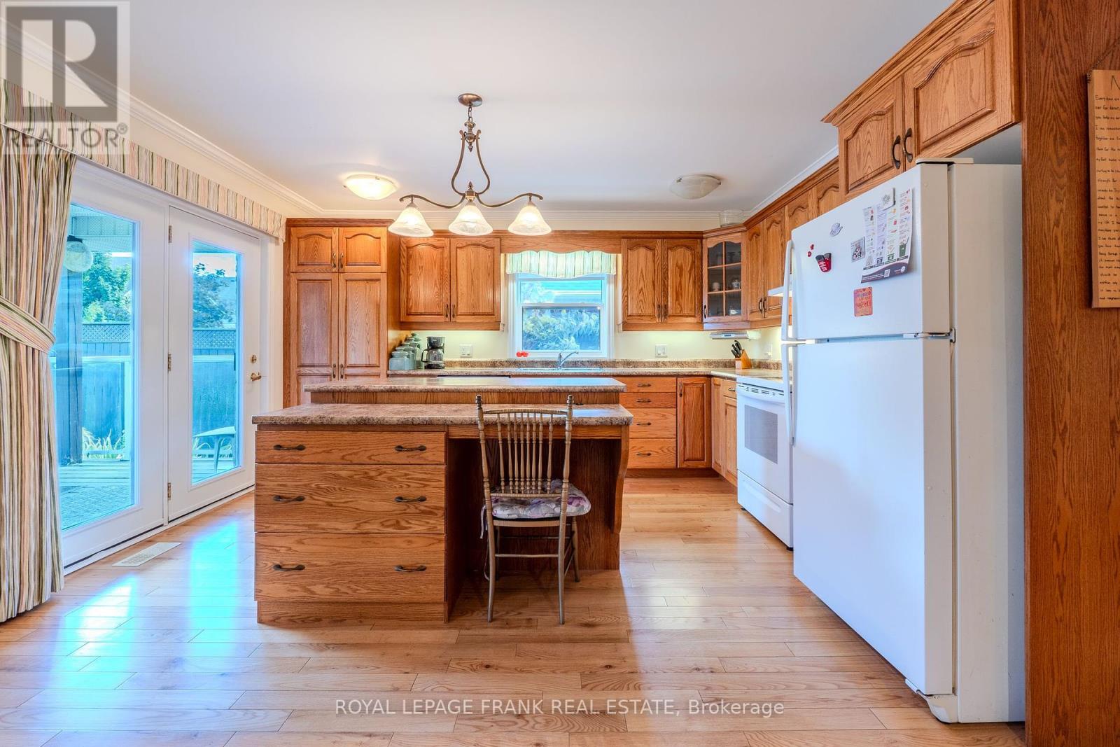 15 Selena Street, Kawartha Lakes (Lindsay), Ontario  K9V 0B5 - Photo 19 - X12453435
