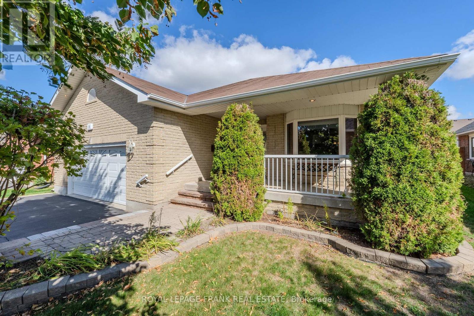 15 Selena Street, Kawartha Lakes (Lindsay), Ontario  K9V 0B5 - Photo 3 - X12453435