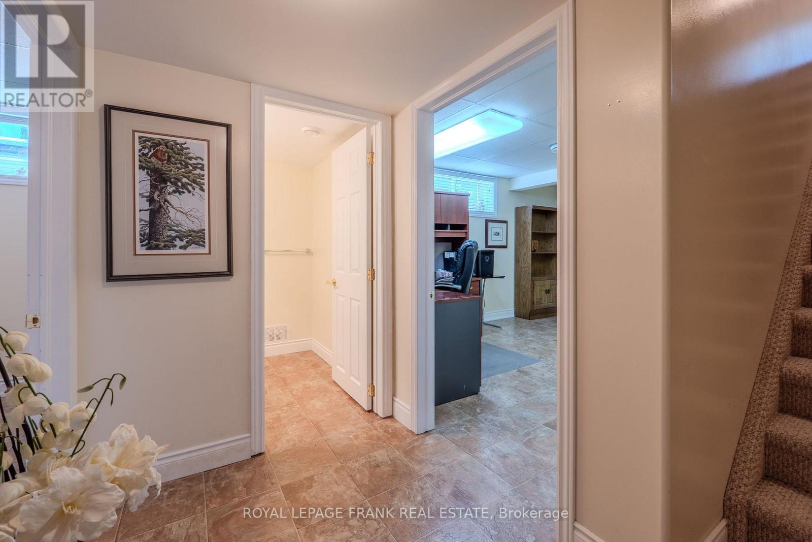 15 Selena Street, Kawartha Lakes (Lindsay), Ontario  K9V 0B5 - Photo 32 - X12453435