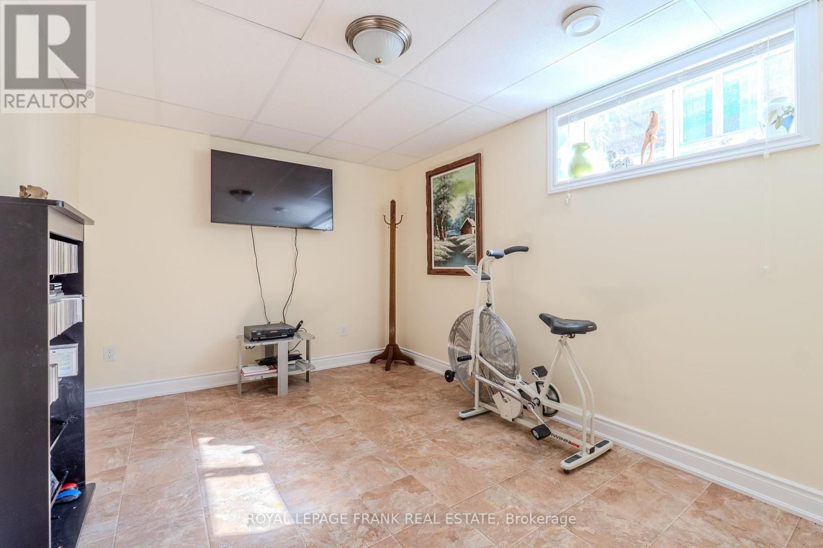 15 Selena Street, Kawartha Lakes (Lindsay), Ontario  K9V 0B5 - Photo 34 - X12453435