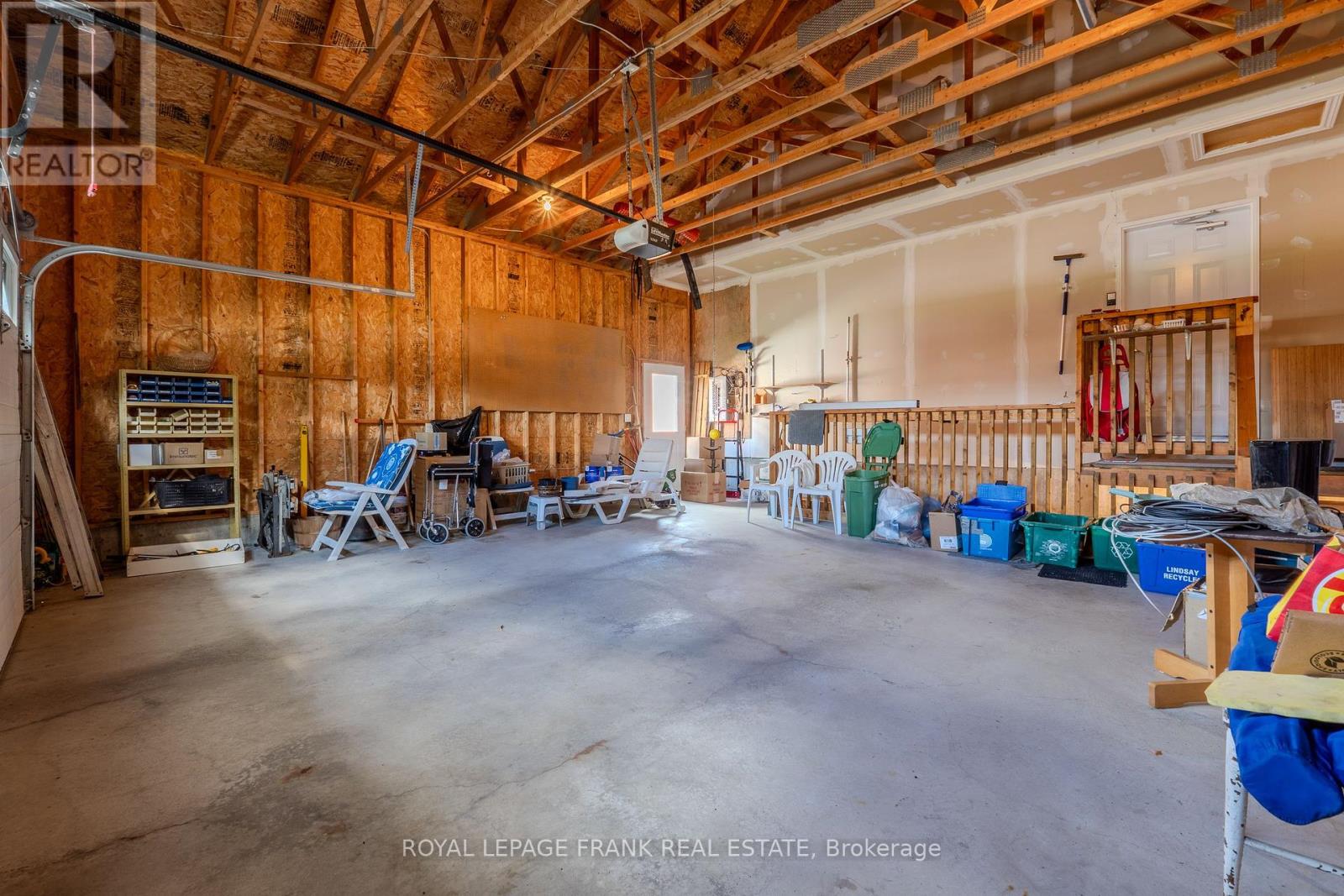 15 Selena Street, Kawartha Lakes (Lindsay), Ontario  K9V 0B5 - Photo 40 - X12453435