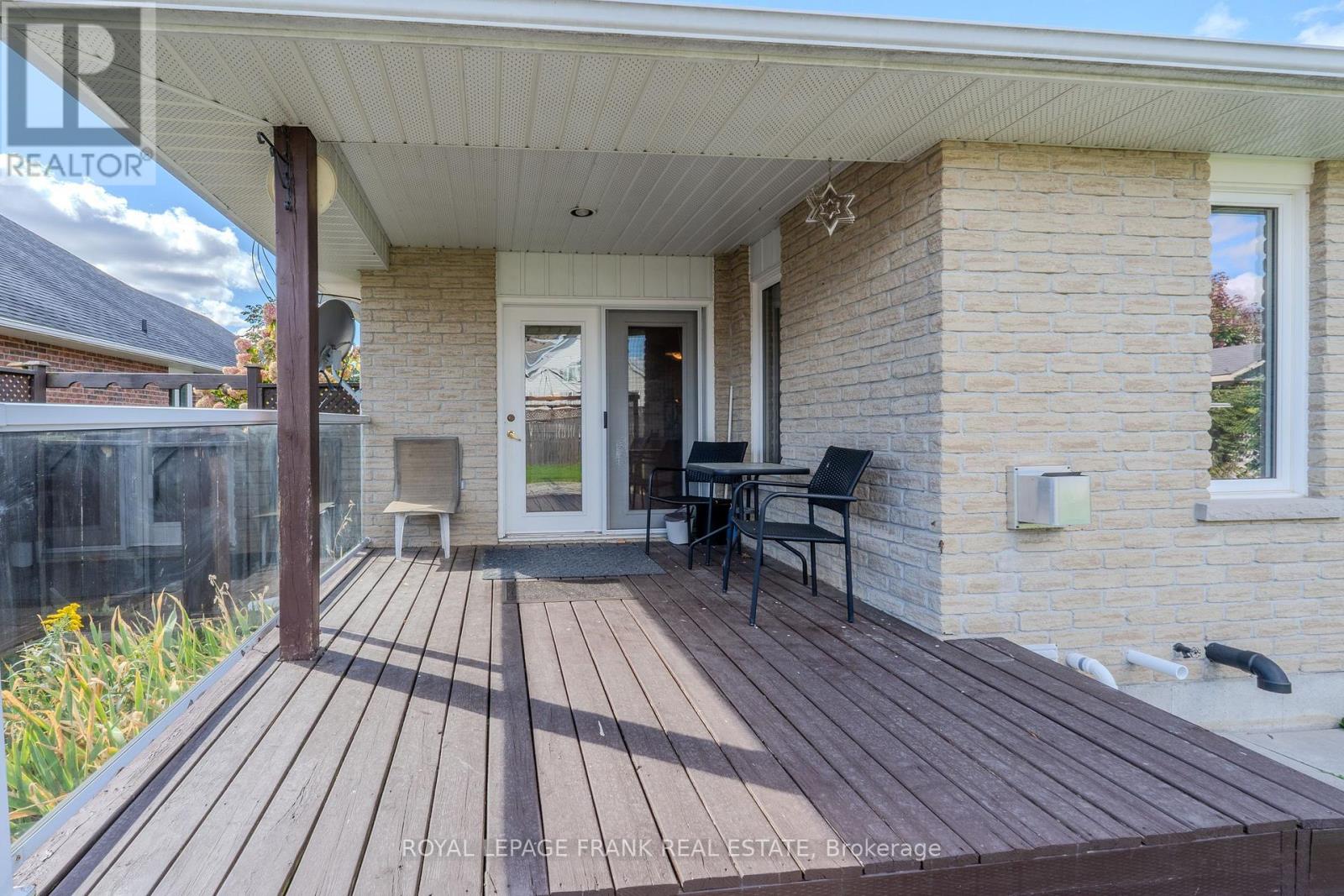 15 Selena Street, Kawartha Lakes (Lindsay), Ontario  K9V 0B5 - Photo 42 - X12453435