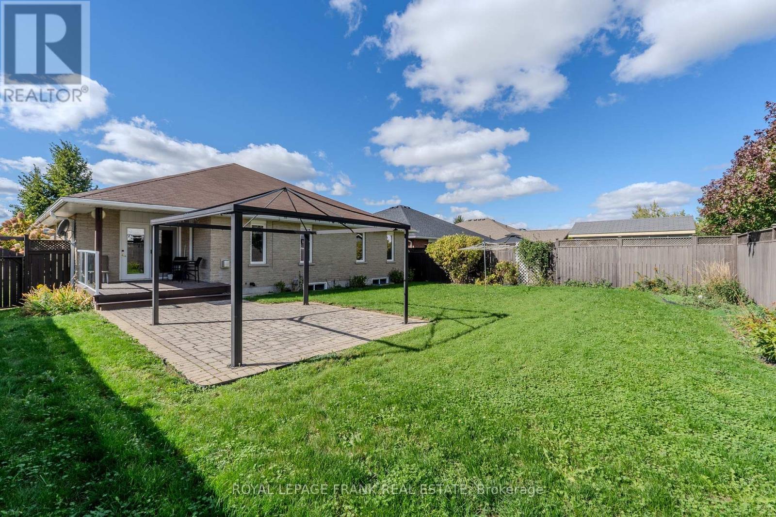 15 Selena Street, Kawartha Lakes (Lindsay), Ontario  K9V 0B5 - Photo 44 - X12453435