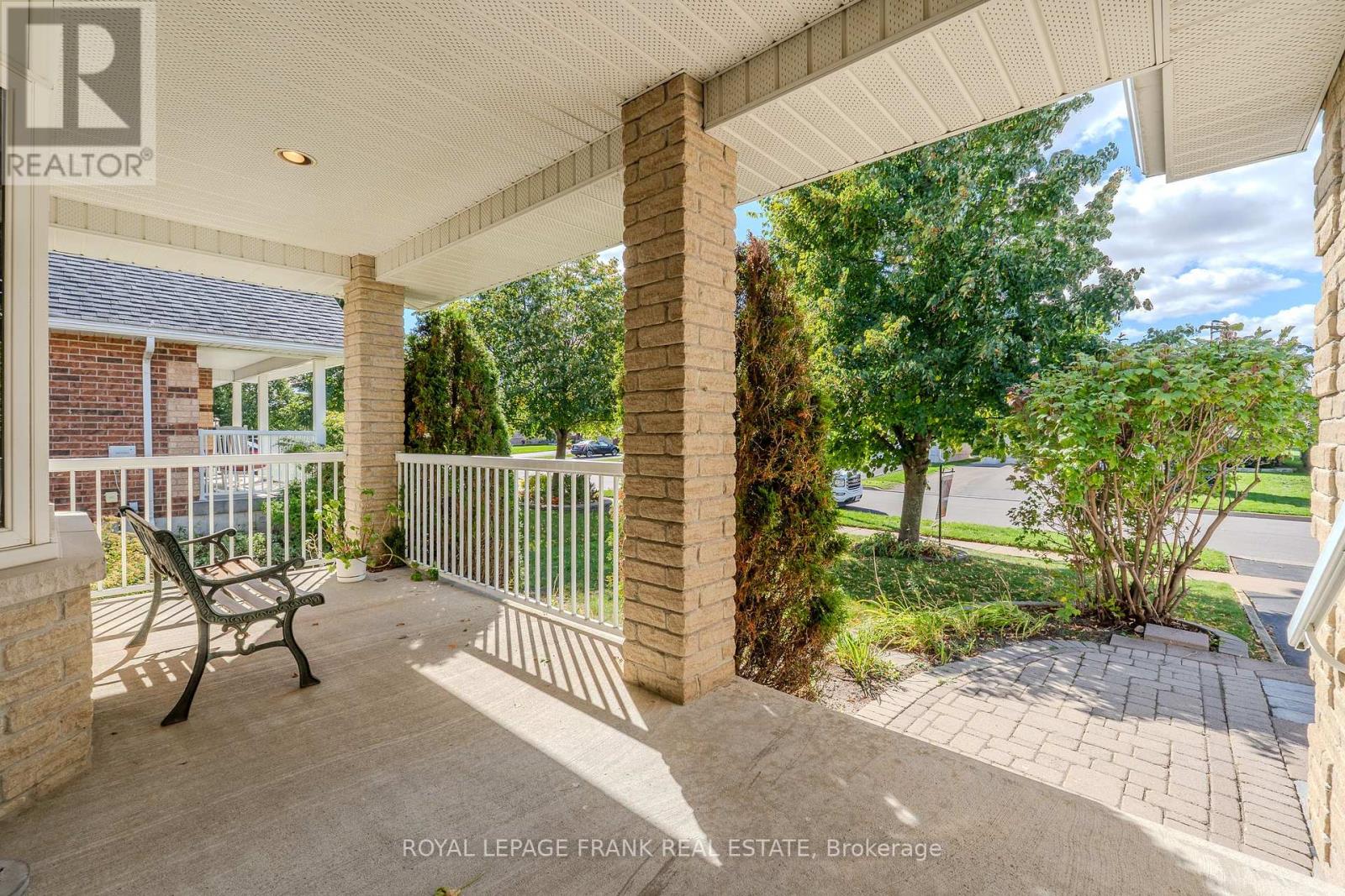 15 Selena Street, Kawartha Lakes (Lindsay), Ontario  K9V 0B5 - Photo 6 - X12453435