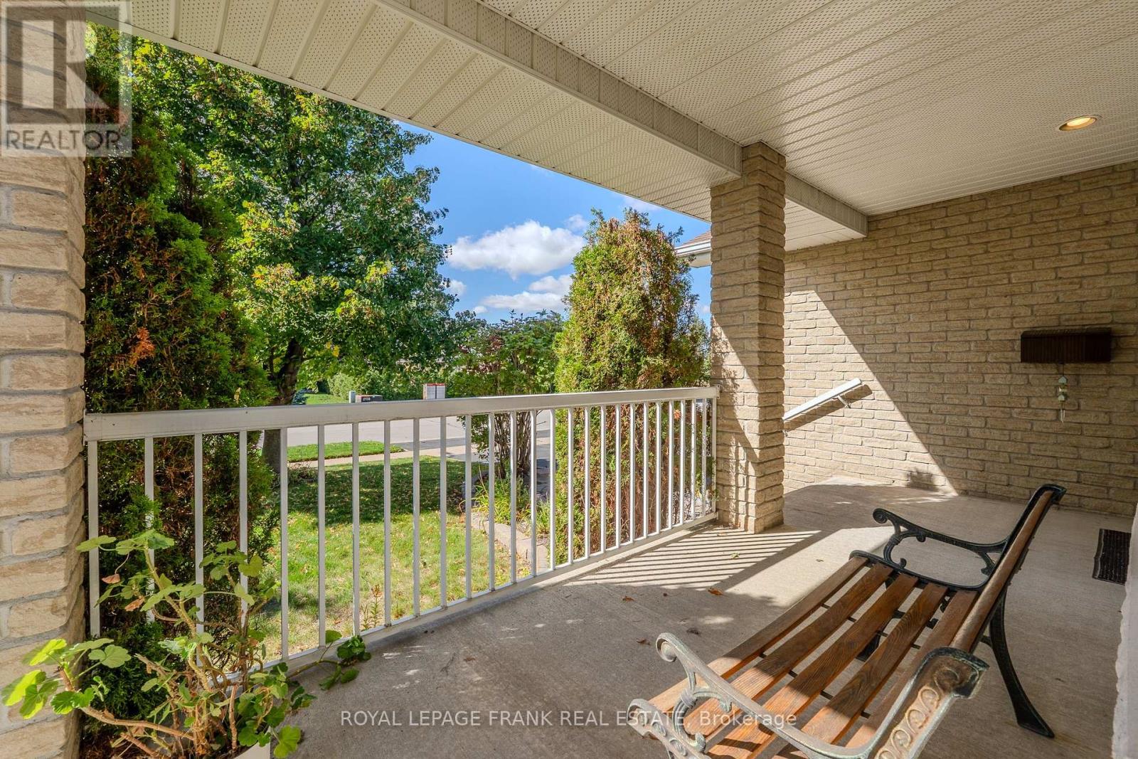 15 Selena Street, Kawartha Lakes (Lindsay), Ontario  K9V 0B5 - Photo 7 - X12453435