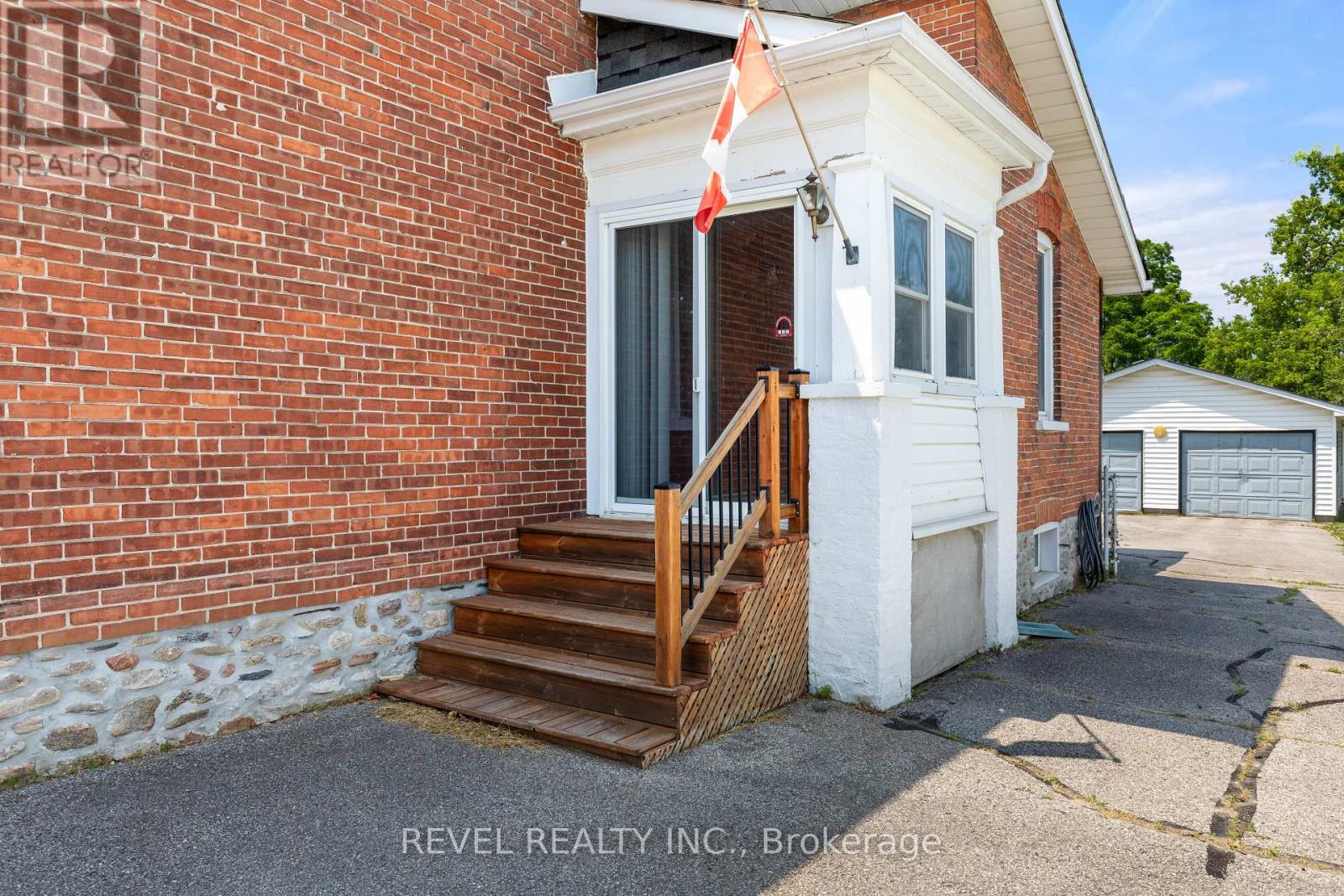 60 Elgin Street, Kawartha Lakes (Lindsay), Ontario  K9V 3W5 - Photo 8 - X12453437