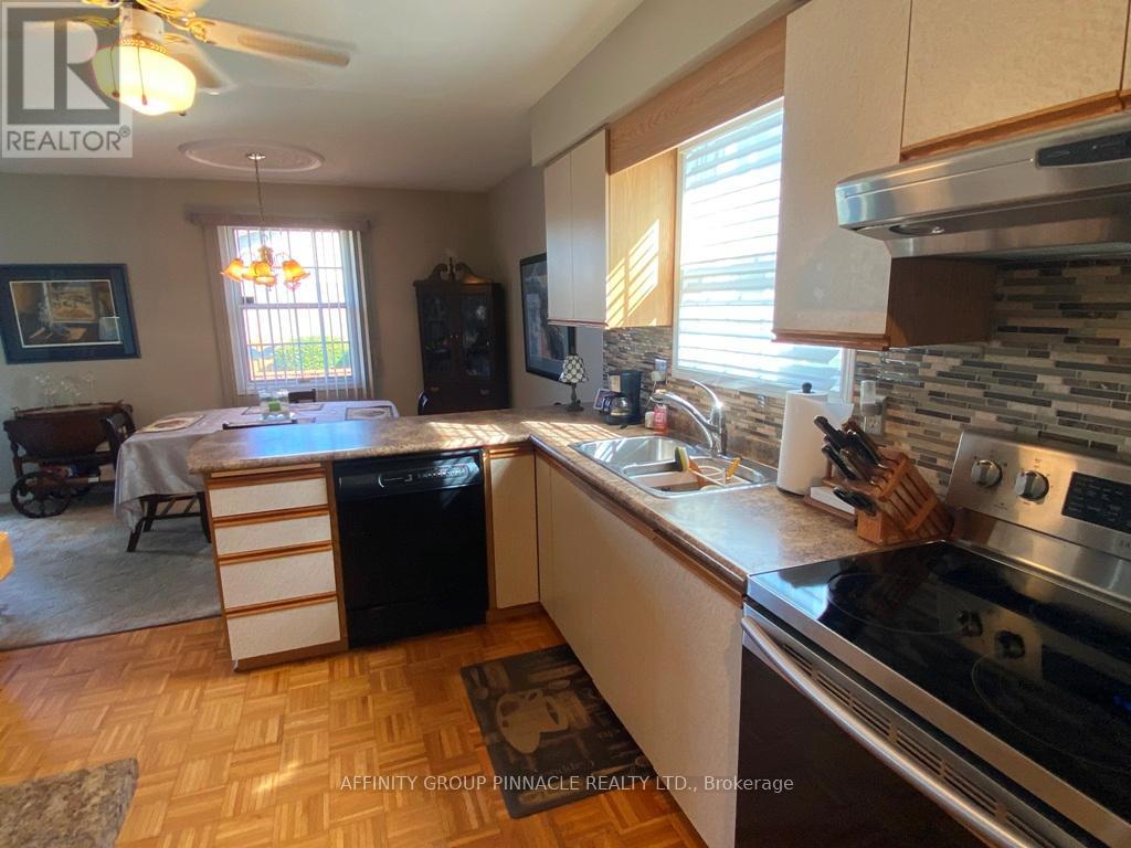 292 Victoria Avenue N, Kawartha Lakes (Lindsay), Ontario  K9V 6A8 - Photo 10 - X12453449