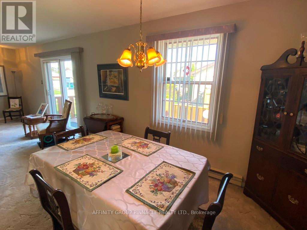 292 Victoria Avenue N, Kawartha Lakes (Lindsay), Ontario  K9V 6A8 - Photo 11 - X12453449