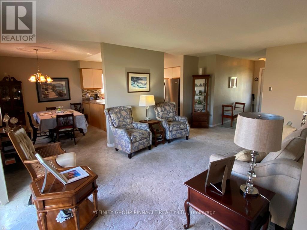 292 Victoria Avenue N, Kawartha Lakes (Lindsay), Ontario  K9V 6A8 - Photo 14 - X12453449