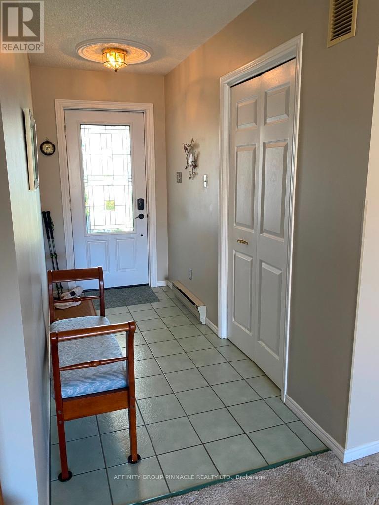 292 Victoria Avenue N, Kawartha Lakes (Lindsay), Ontario  K9V 6A8 - Photo 15 - X12453449