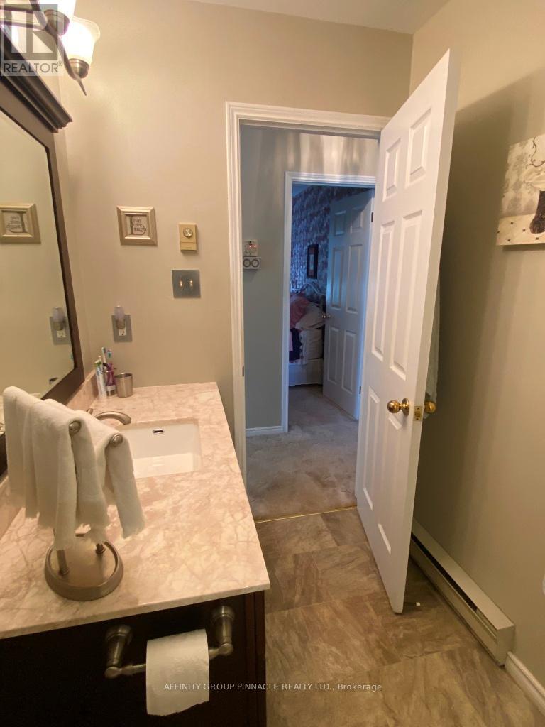 292 Victoria Avenue N, Kawartha Lakes (Lindsay), Ontario  K9V 6A8 - Photo 19 - X12453449