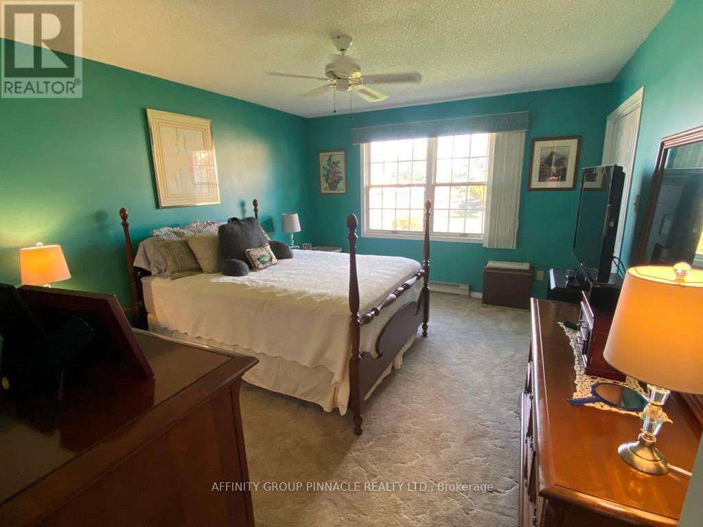 292 Victoria Avenue N, Kawartha Lakes (Lindsay), Ontario  K9V 6A8 - Photo 24 - X12453449