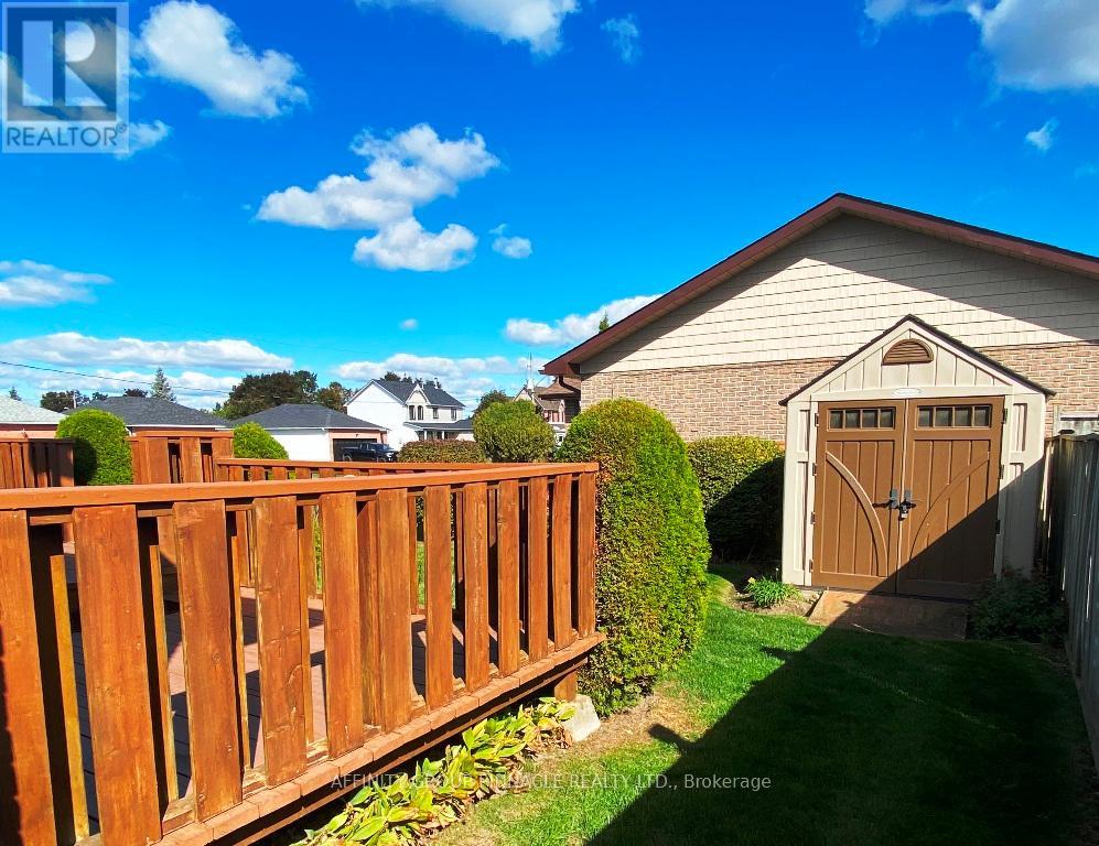 292 Victoria Avenue N, Kawartha Lakes (Lindsay), Ontario  K9V 6A8 - Photo 43 - X12453449
