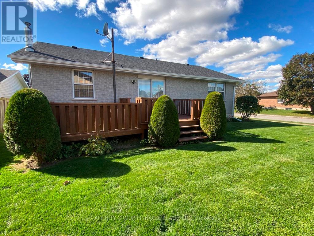 292 Victoria Avenue N, Kawartha Lakes (Lindsay), Ontario  K9V 6A8 - Photo 46 - X12453449