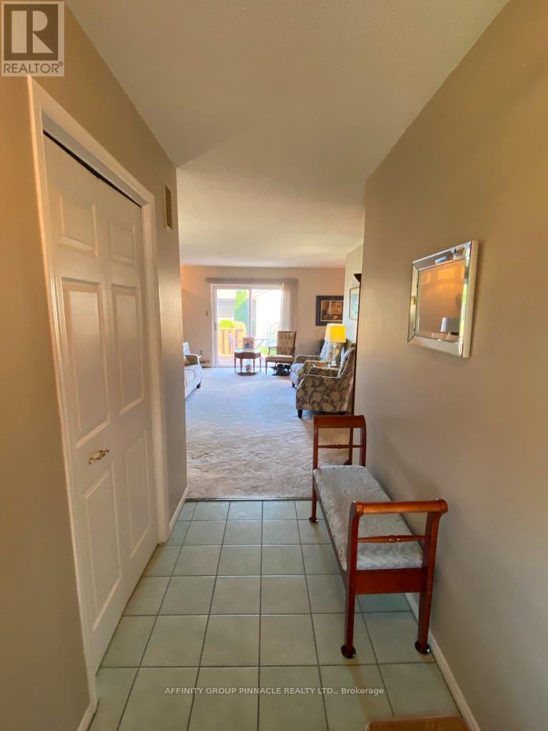 292 Victoria Avenue N, Kawartha Lakes (Lindsay), Ontario  K9V 6A8 - Photo 5 - X12453449