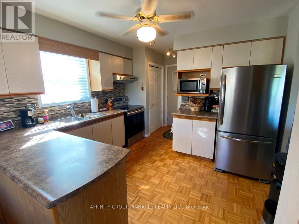 292 Victoria Avenue N, Kawartha Lakes (Lindsay), Ontario  K9V 6A8 - Photo 8 - X12453449
