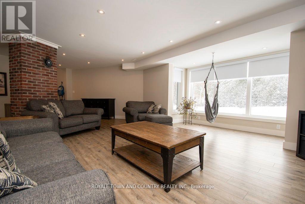 829 Peace Road, Kawartha Lakes (Emily), Ontario  K0L 2W0 - Photo 33 - X12453519