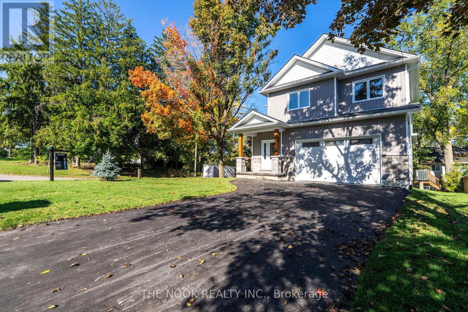 50 Russell Street E, Kawartha Lakes (Lindsay), Ontario  K9V 2A6 - Photo 2 - X12453610