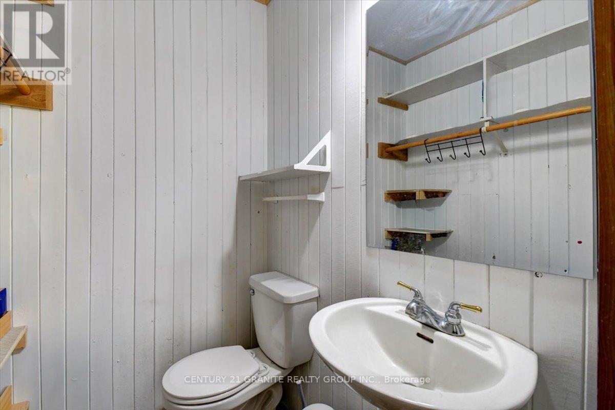 4 Maxwell Settlement Road, Bancroft (Bancroft Ward), Ontario  K0L 1C0 - Photo 12 - X12453851