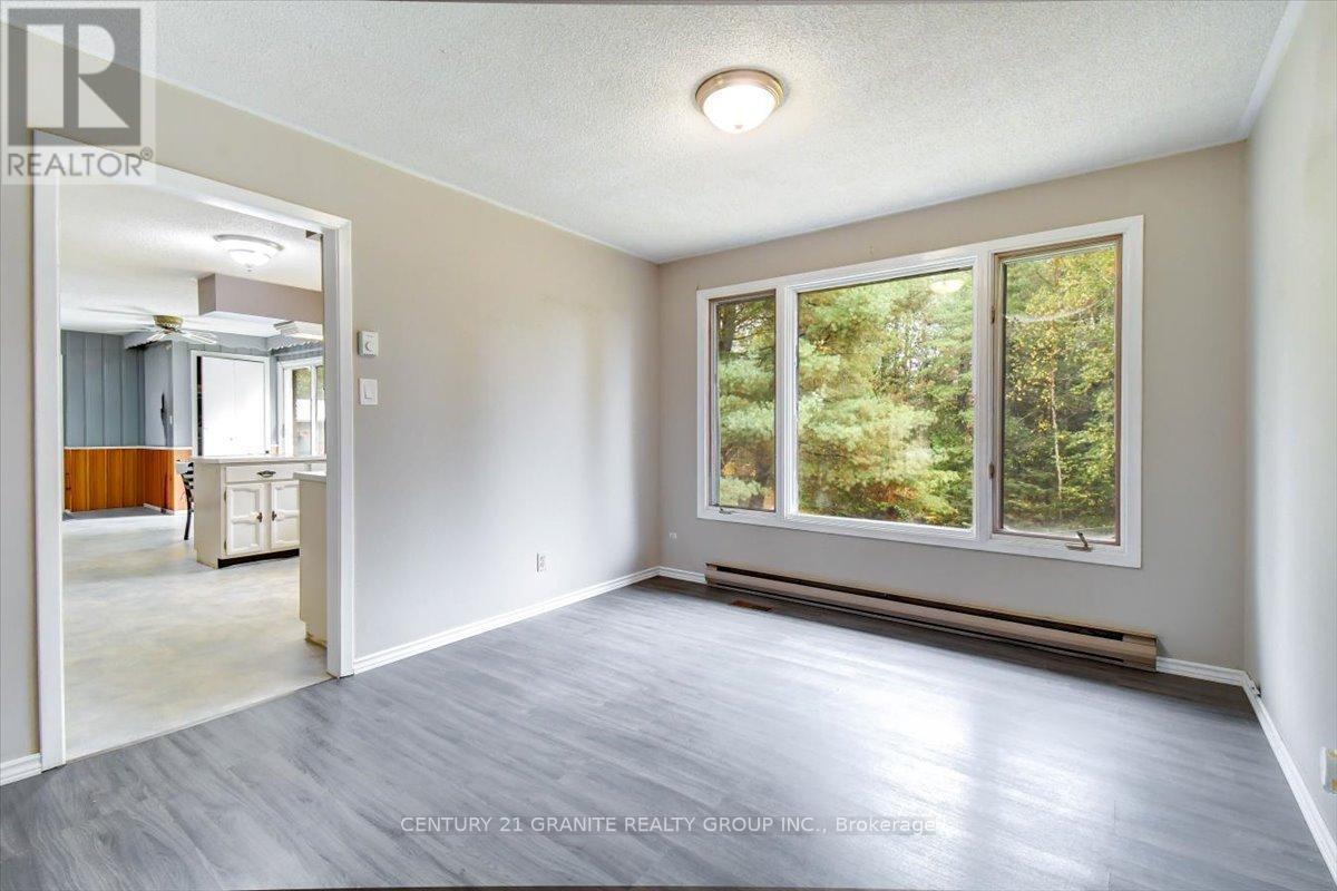 4 Maxwell Settlement Road, Bancroft (Bancroft Ward), Ontario  K0L 1C0 - Photo 17 - X12453851