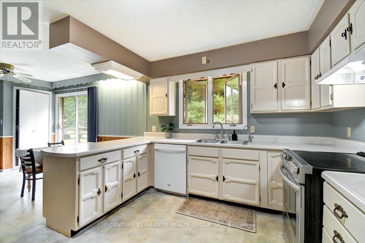 4 Maxwell Settlement Road, Bancroft (Bancroft Ward), Ontario  K0L 1C0 - Photo 20 - X12453851