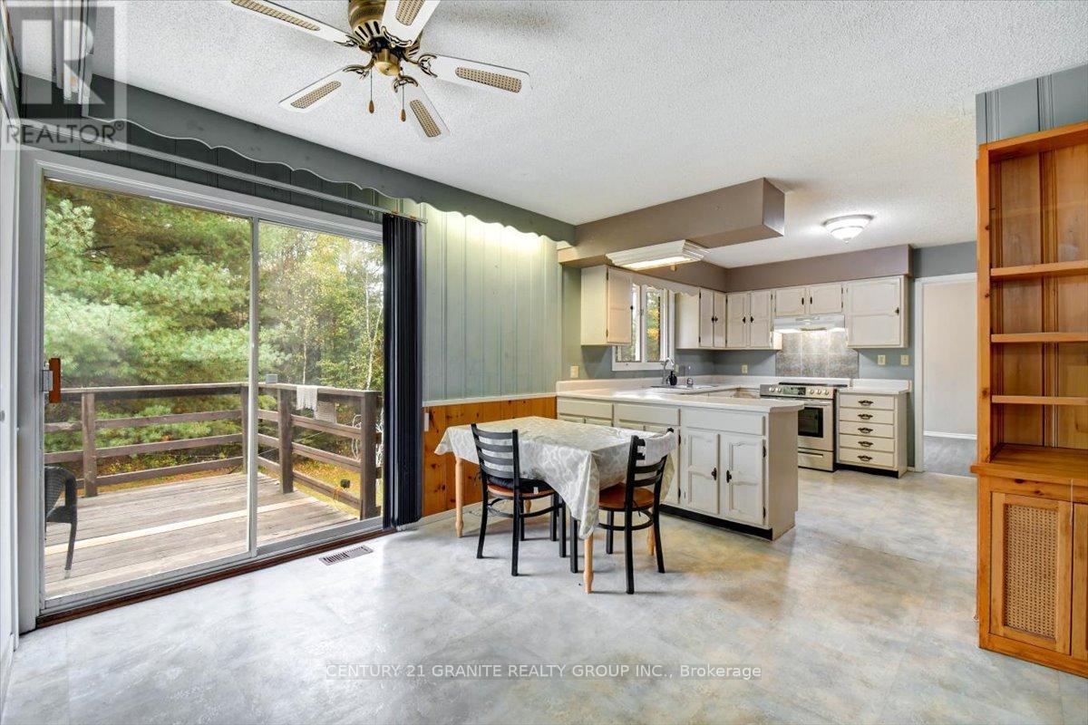 4 Maxwell Settlement Road, Bancroft (Bancroft Ward), Ontario  K0L 1C0 - Photo 21 - X12453851