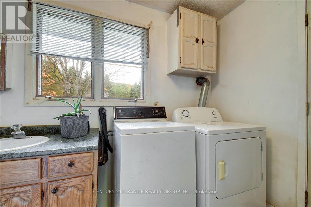 4 Maxwell Settlement Road, Bancroft (Bancroft Ward), Ontario  K0L 1C0 - Photo 27 - X12453851