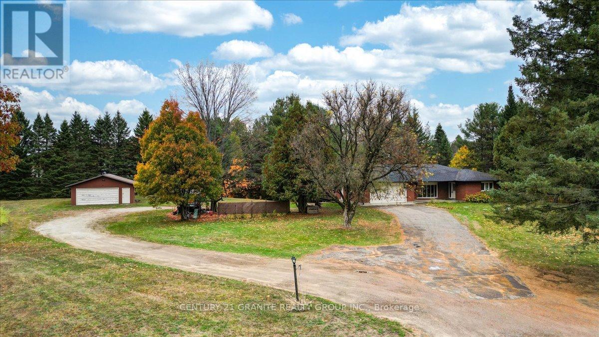 4 Maxwell Settlement Road, Bancroft (Bancroft Ward), Ontario  K0L 1C0 - Photo 30 - X12453851