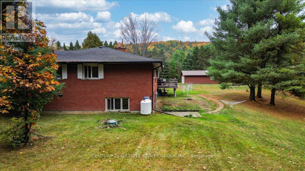 4 Maxwell Settlement Road, Bancroft (Bancroft Ward), Ontario  K0L 1C0 - Photo 33 - X12453851