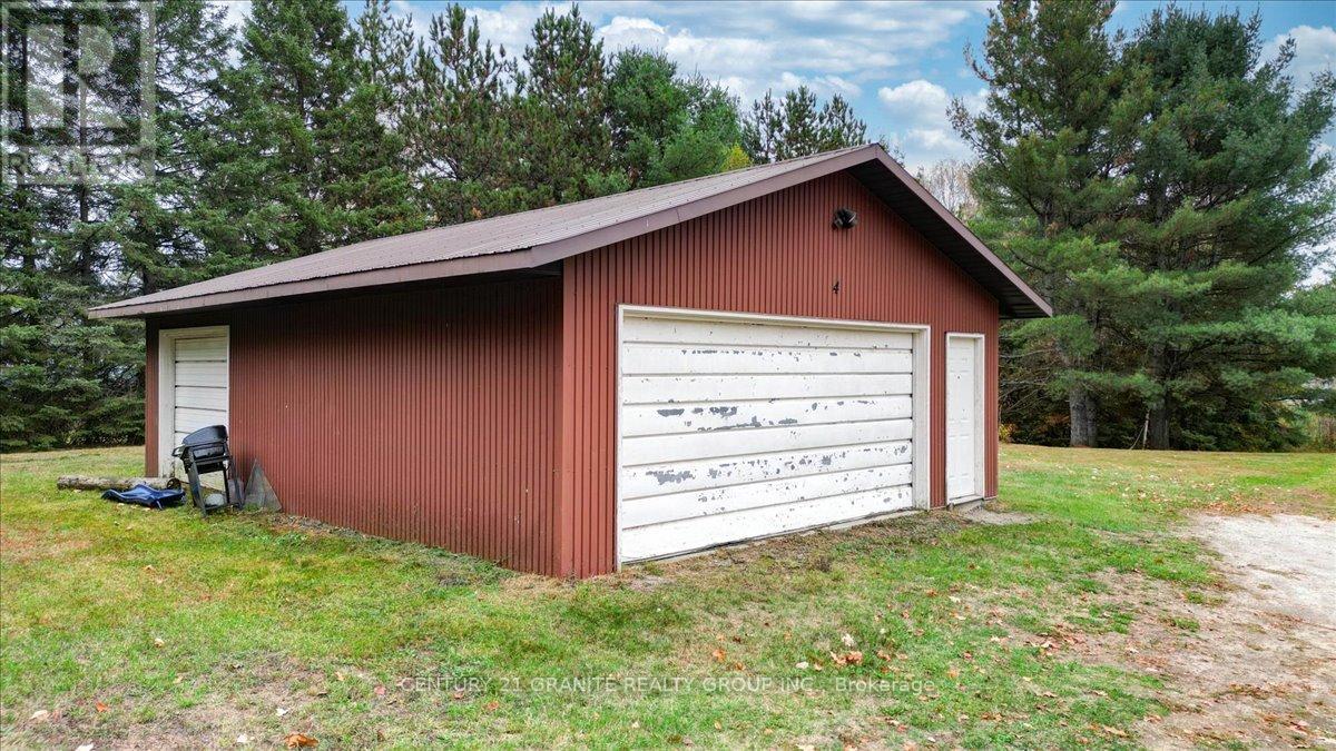 4 Maxwell Settlement Road, Bancroft (Bancroft Ward), Ontario  K0L 1C0 - Photo 42 - X12453851