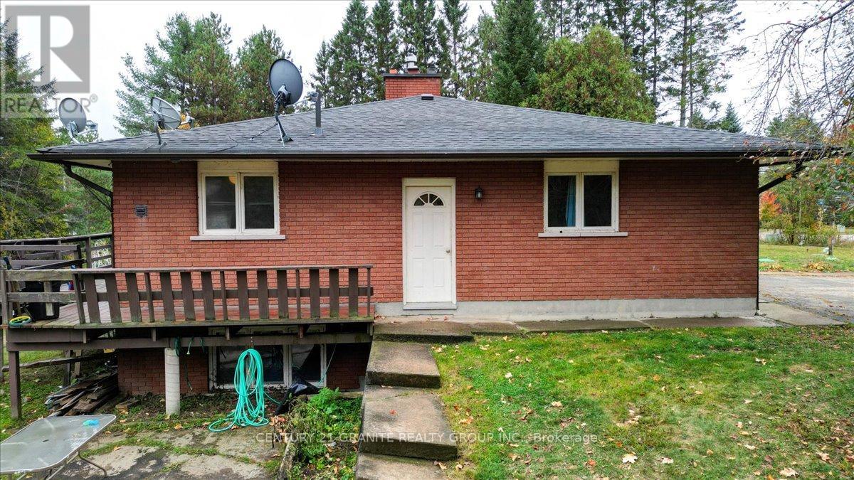 4 Maxwell Settlement Road, Bancroft (Bancroft Ward), Ontario  K0L 1C0 - Photo 5 - X12453851