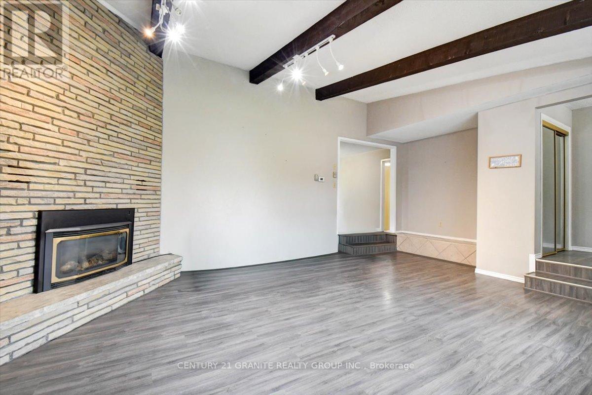 4 Maxwell Settlement Road, Bancroft (Bancroft Ward), Ontario  K0L 1C0 - Photo 9 - X12453851