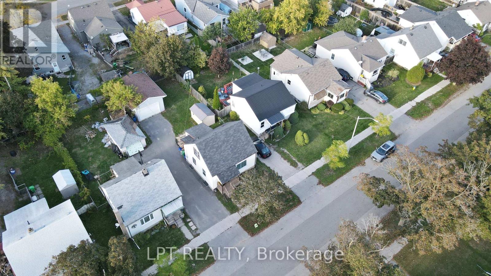 772 Duffus Street, Peterborough (Otonabee Ward 1), Ontario  K9J 4K4 - Photo 2 - X12453738