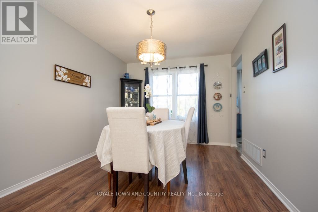 176 Elgin Street, Kawartha Lakes (Lindsay), Ontario  K9V 6B3 - Photo 13 - X12454119