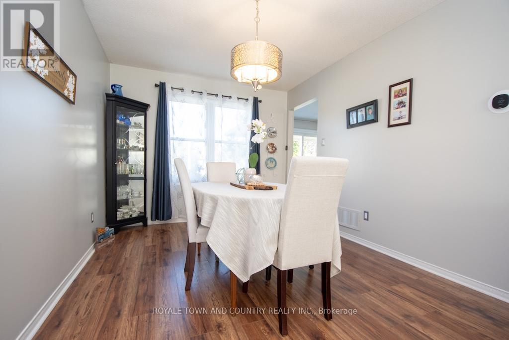 176 Elgin Street, Kawartha Lakes (Lindsay), Ontario  K9V 6B3 - Photo 14 - X12454119