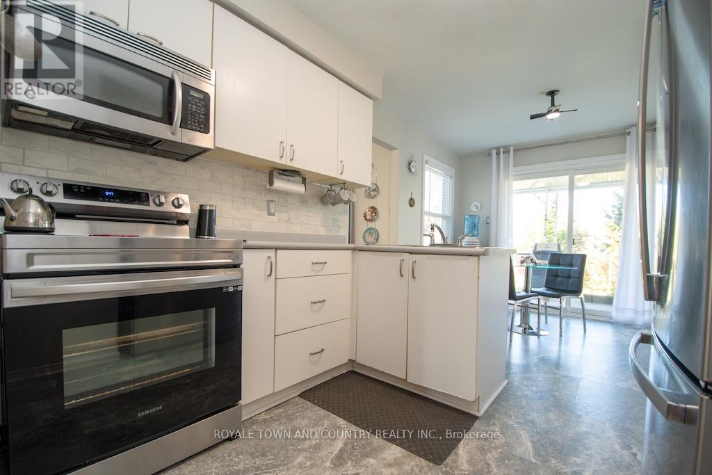 176 Elgin Street, Kawartha Lakes (Lindsay), Ontario  K9V 6B3 - Photo 17 - X12454119