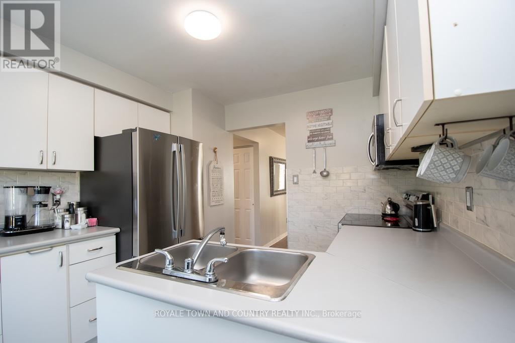 176 Elgin Street, Kawartha Lakes (Lindsay), Ontario  K9V 6B3 - Photo 18 - X12454119