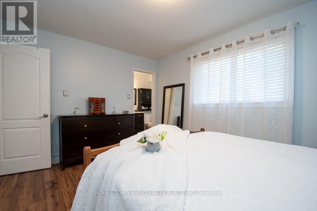 176 Elgin Street, Kawartha Lakes (Lindsay), Ontario  K9V 6B3 - Photo 23 - X12454119