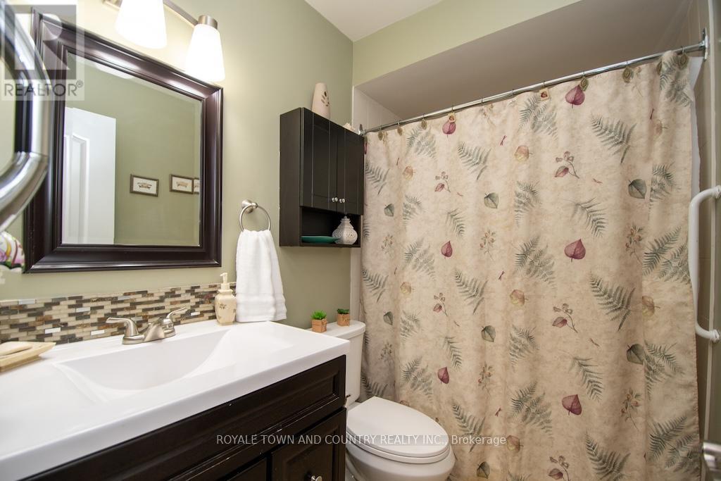 176 Elgin Street, Kawartha Lakes (Lindsay), Ontario  K9V 6B3 - Photo 30 - X12454119