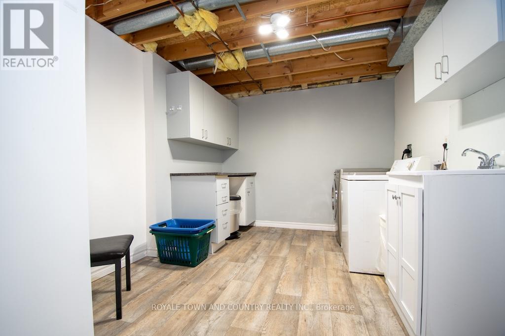 176 Elgin Street, Kawartha Lakes (Lindsay), Ontario  K9V 6B3 - Photo 39 - X12454119