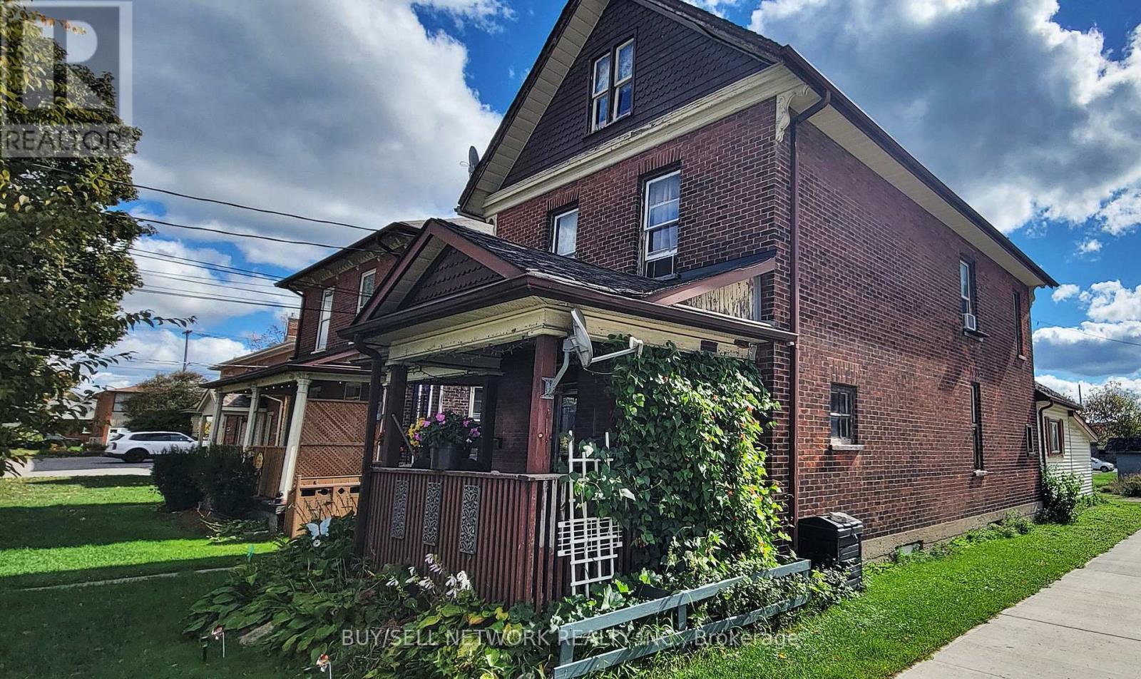 257 Dalhousie Street, Peterborough (Town Ward 3), Ontario  K9J 2M3 - Photo 1 - X12454570