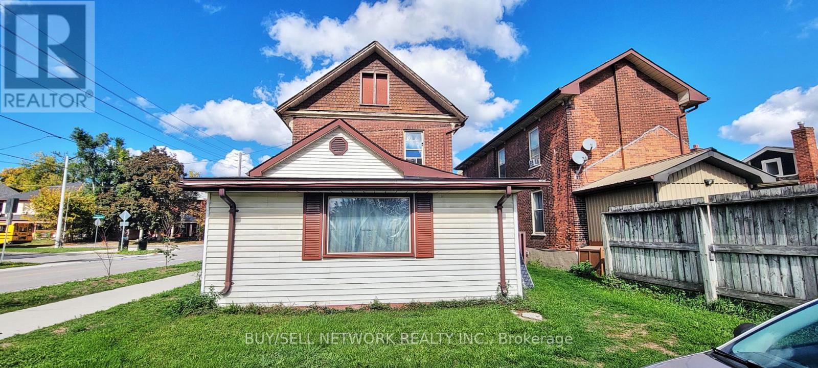 257 Dalhousie Street, Peterborough (Town Ward 3), Ontario  K9J 2M3 - Photo 5 - X12454570