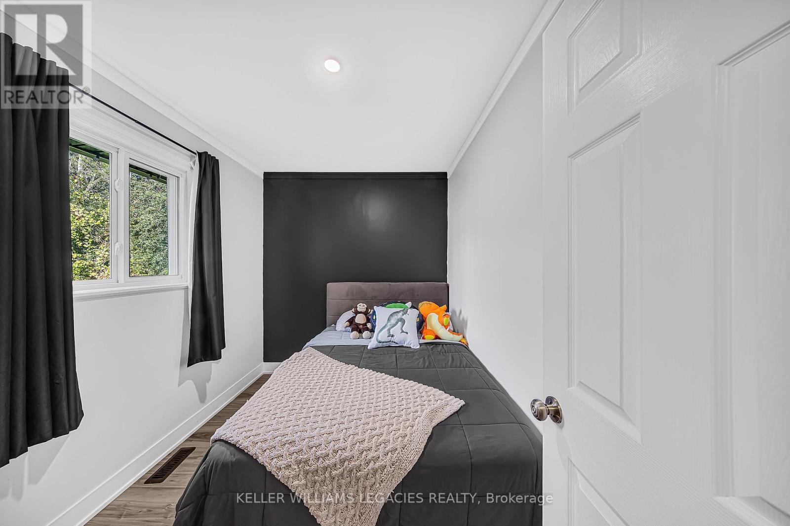 74 Cowans Crescent, Kawartha Lakes (Emily), Ontario  K0L 2W0 - Photo 16 - X12455182