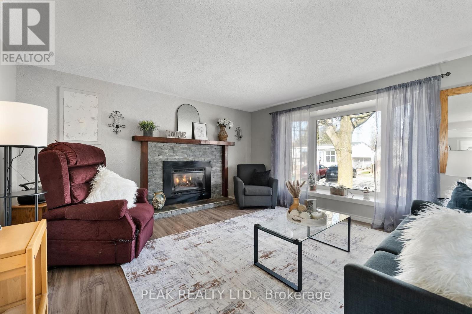 71 Bluffs Road, Clarington (Newcastle), Ontario  L1B 1A6 - Photo 12 - E12455324