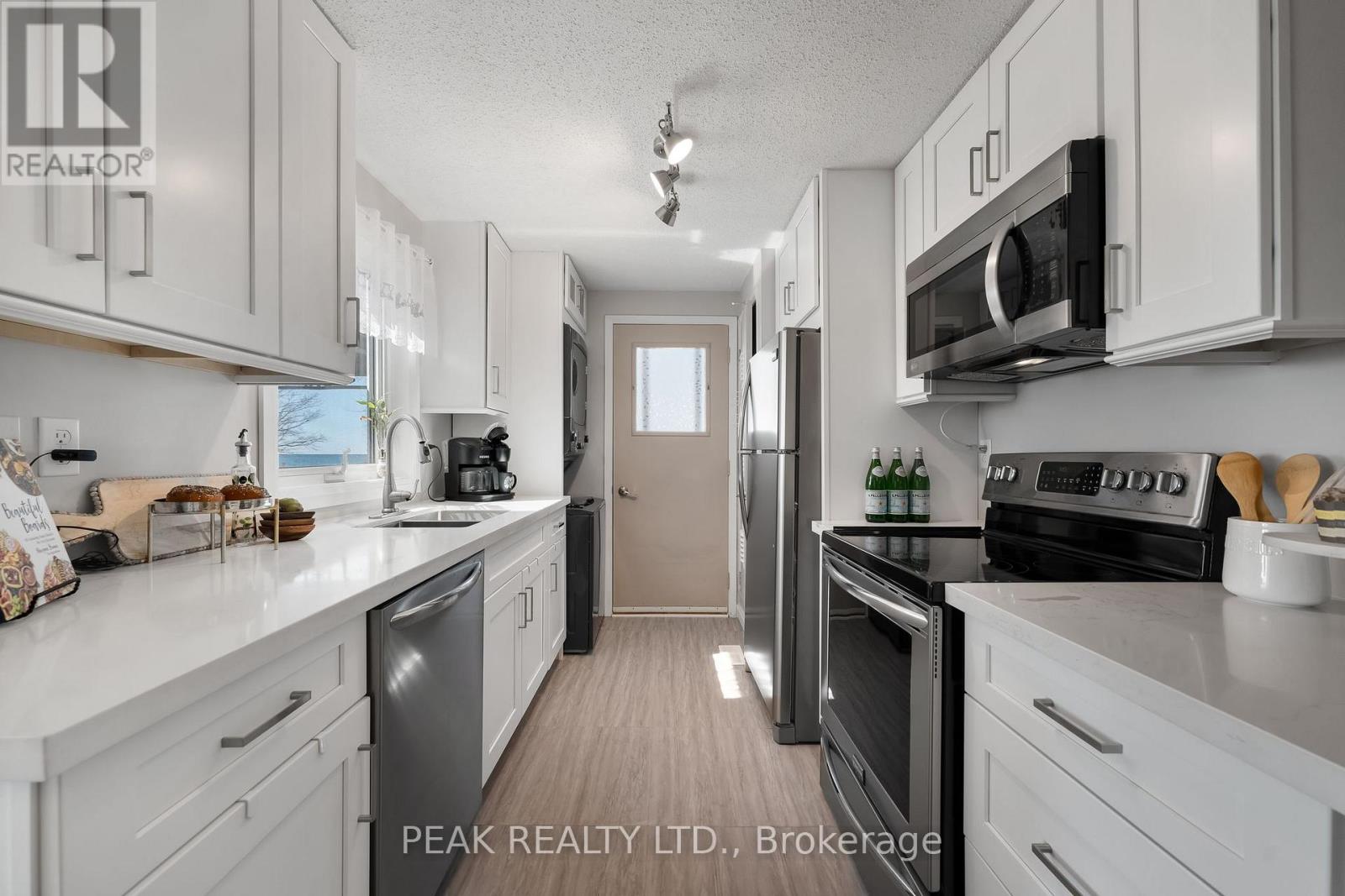 71 Bluffs Road, Clarington (Newcastle), Ontario  L1B 1A6 - Photo 22 - E12455324