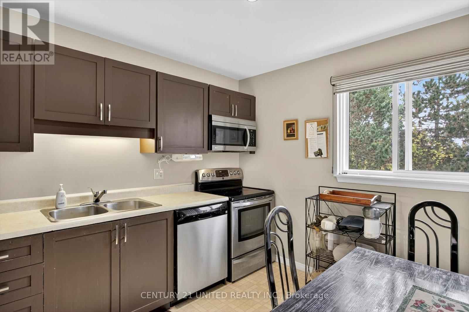 303 - 2020 Mapleridge Drive, Peterborough (Monaghan Ward 2), Ontario  K9K 1W2 - Photo 3 - X12456022