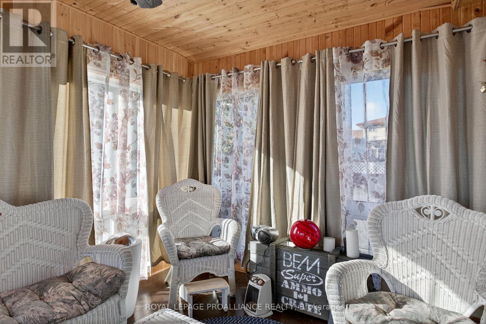 841 St. Marys Street, Peterborough (Otonabee Ward 1), Ontario  K9J 4H4 - Photo 20 - X12456214