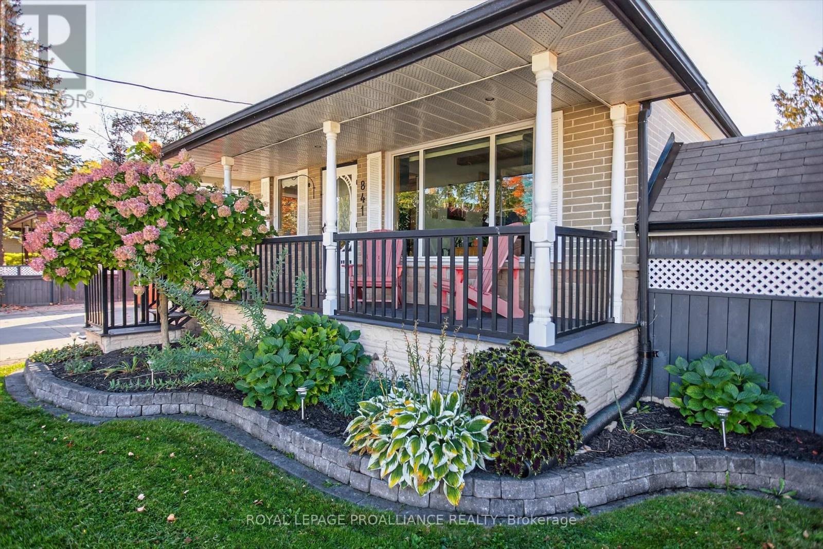 841 St. Marys Street, Peterborough (Otonabee Ward 1), Ontario  K9J 4H4 - Photo 3 - X12456214