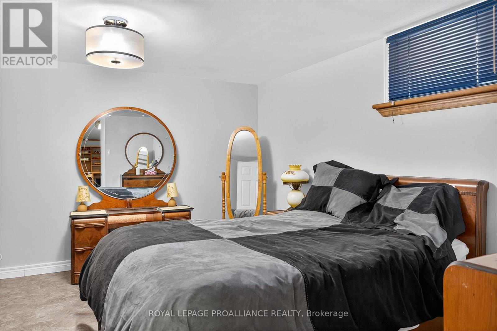 841 St. Marys Street, Peterborough (Otonabee Ward 1), Ontario  K9J 4H4 - Photo 32 - X12456214